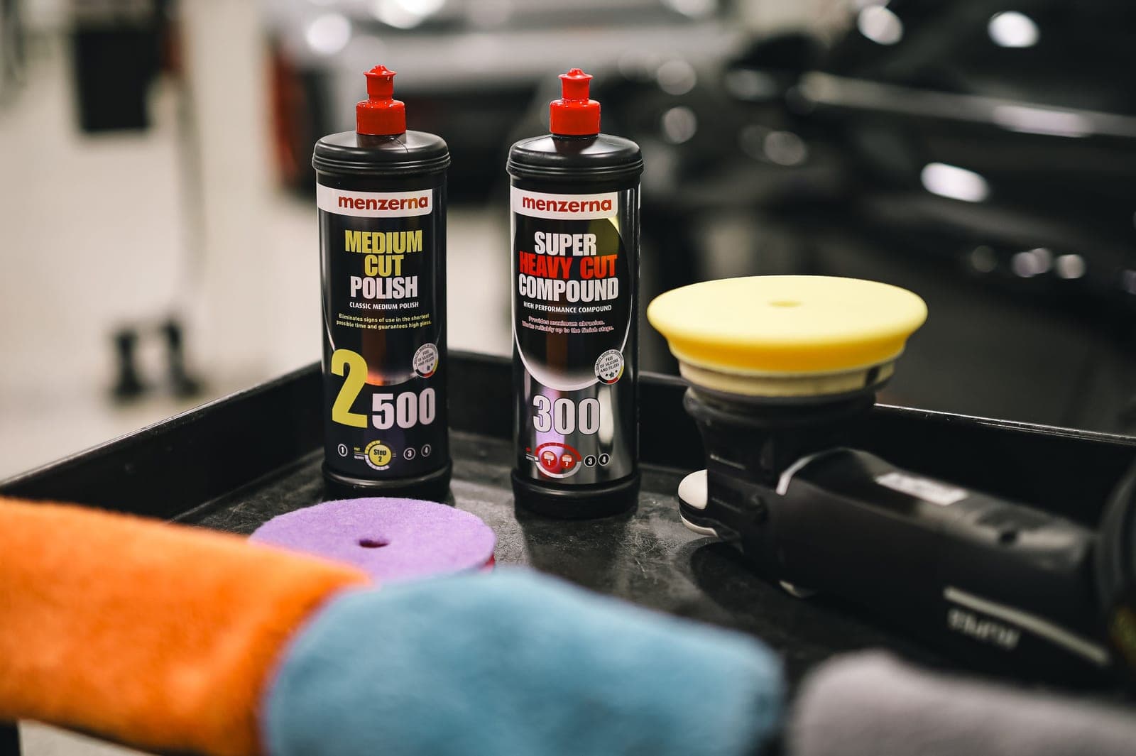 How to Use Rubbing Compound on a Car